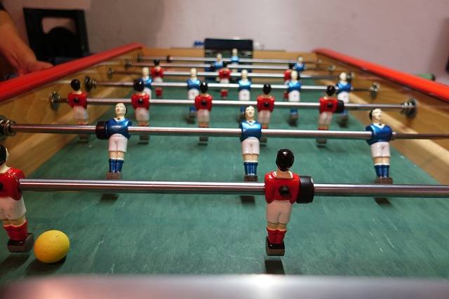 快船11场魔鬼赛程悬了？哈登一瘸一拐控诉，遭多尔特狠撞连锁反应爆发.